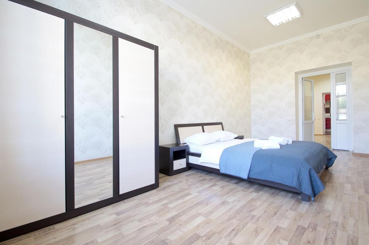 Deluxe Apartments 1326 Lviv Ngoại thất bức ảnh
