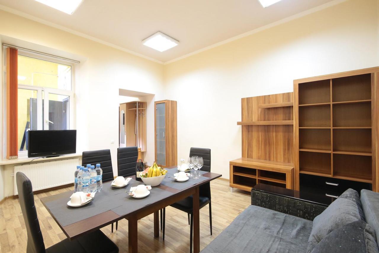 Deluxe Apartments 1326 Lviv Ngoại thất bức ảnh
